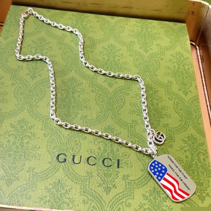 G*u*i necklaces